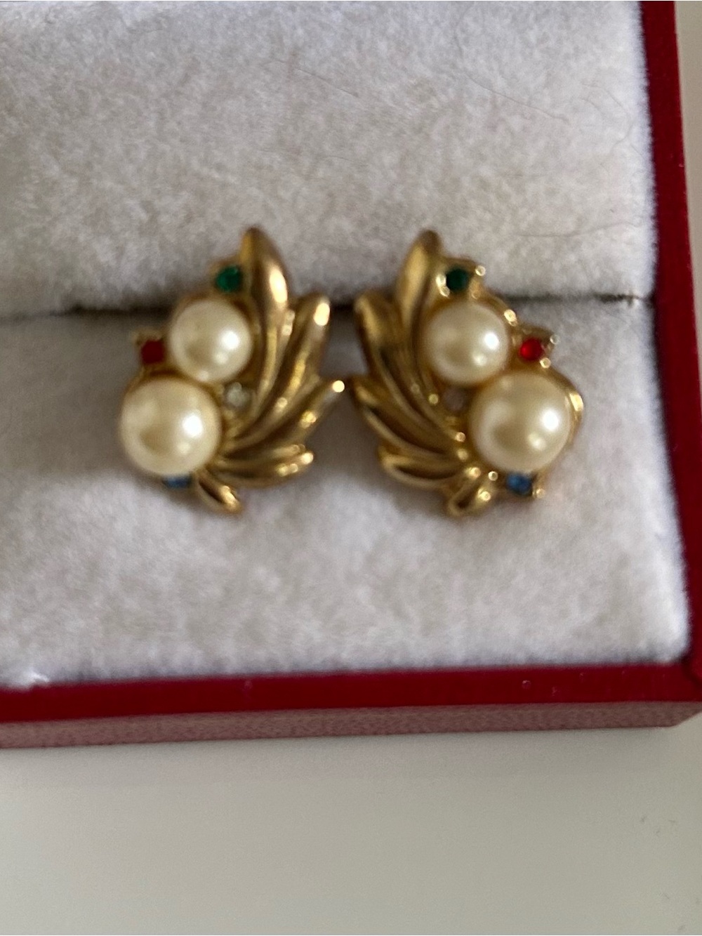 Vintage Gold Tone Leaf Pearl/rhinestone  Pierced Earrings